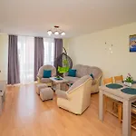 The Sea Balcony - 1bd By Flat Mаnager